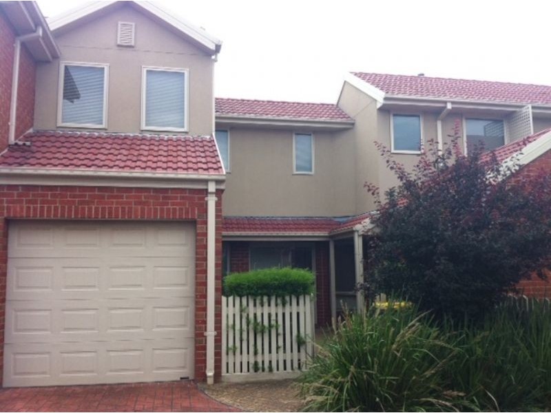 2/2 McKelvie Court, Glen Waverley VIC 3150