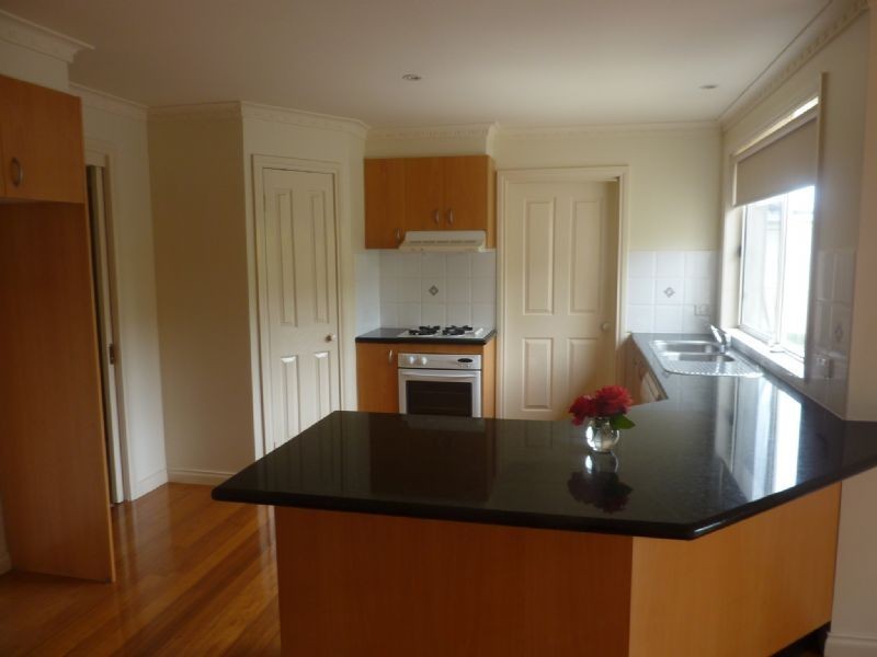 2/2 Adrienne Crescent, Mount Waverley VIC 3149