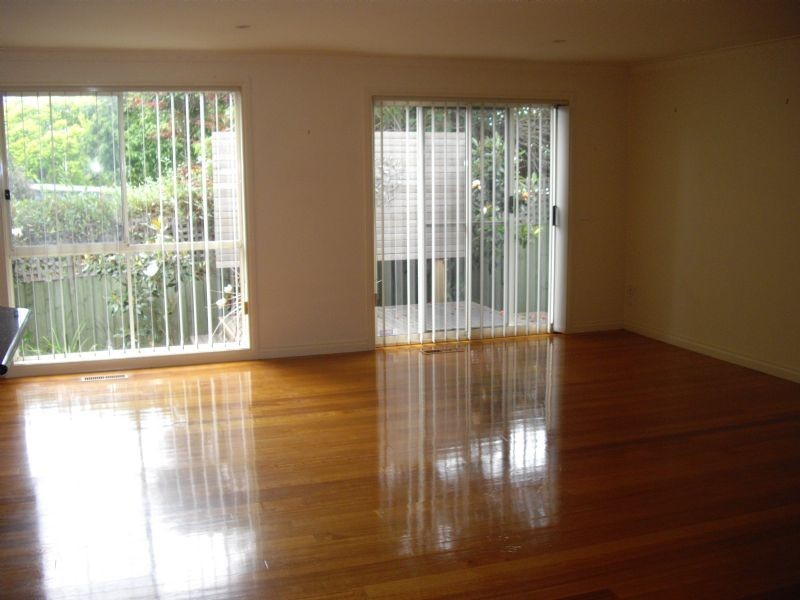 2/2 Adrienne Crescent, Mount Waverley VIC 3149