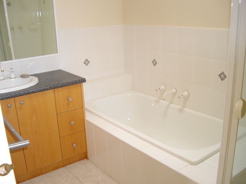 2/2 Adrienne Crescent, Mount Waverley VIC 3149