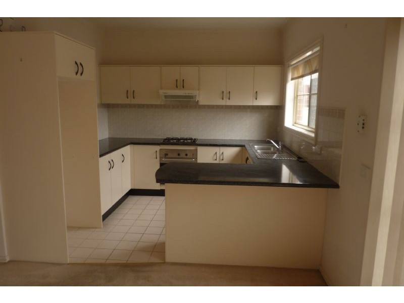 2/2 Renown Street, Burwood VIC 3125