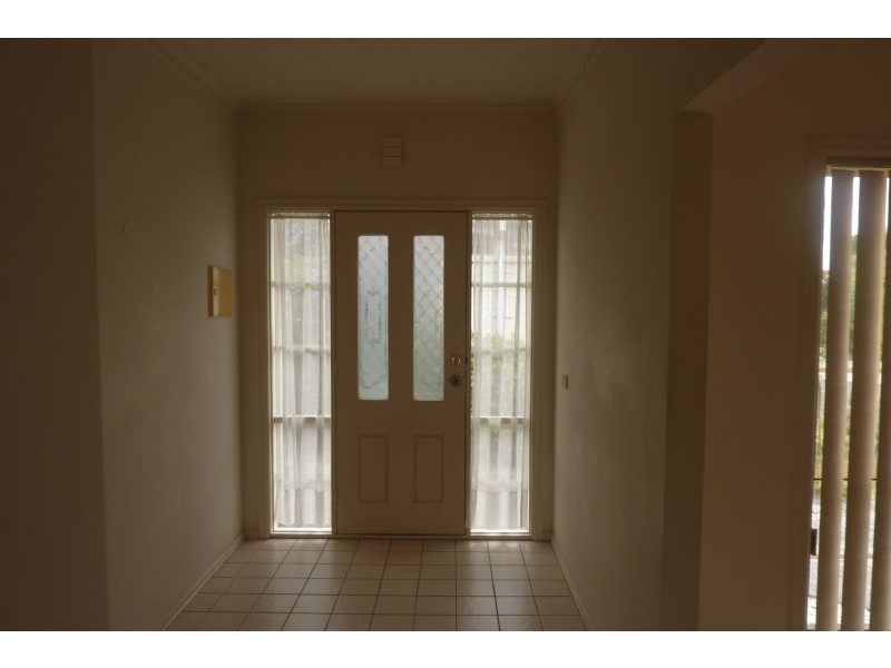 2/2 Renown Street, Burwood VIC 3125