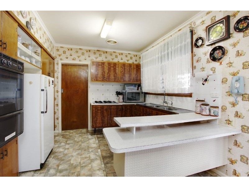 19 Elmwood Crescent, Glen Waverley VIC 3150