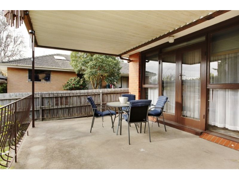 19 Elmwood Crescent, Glen Waverley VIC 3150