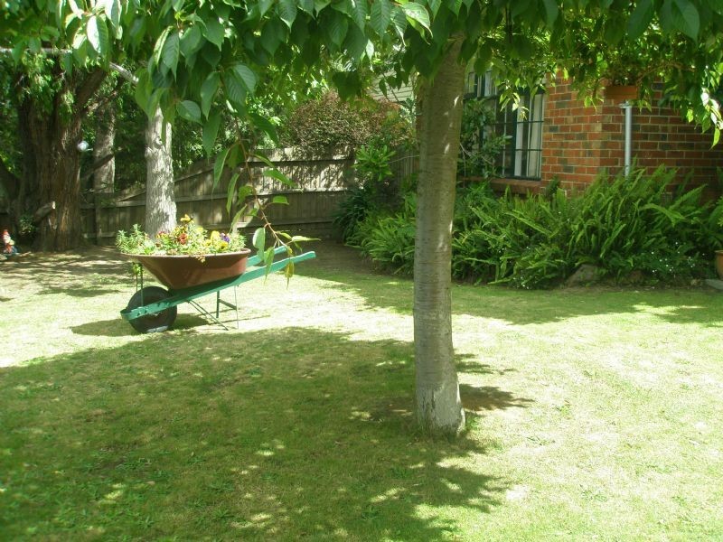 15 Avonhurst Drive, Glen Waverley VIC 3150