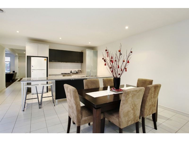 2 Phillimore Drive, Mulgrave VIC 3170