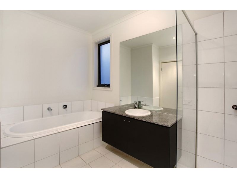 2 Phillimore Drive, Mulgrave VIC 3170