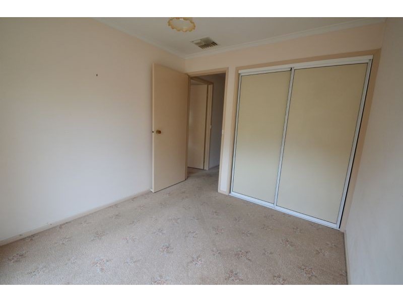 2/11 Travers Crescent, Burwood VIC 3125