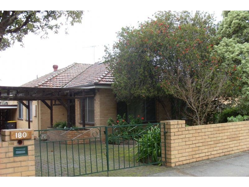 180 Lawrence Road, Mount Waverley VIC 3149