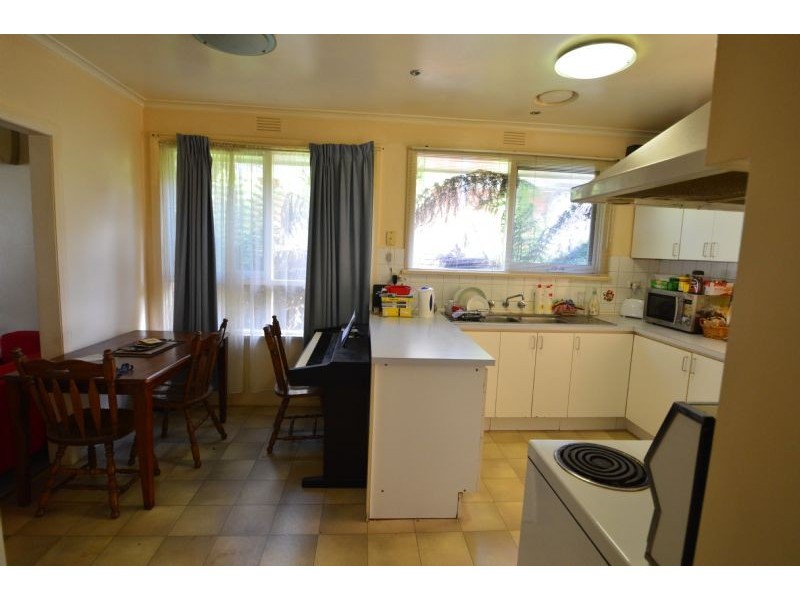 7 Long Beach Crescent, Mount Waverley VIC 3149