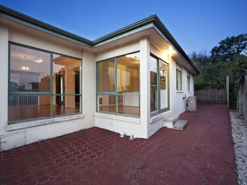 2/26 Roberts Street, Glen Waverley VIC 3150