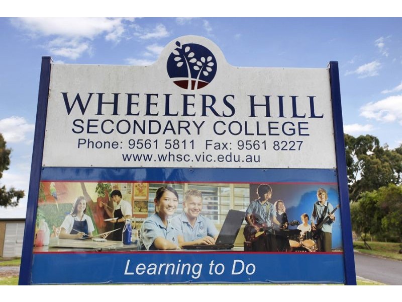 46 Calderwood Avenue, Wheelers Hill VIC 3150