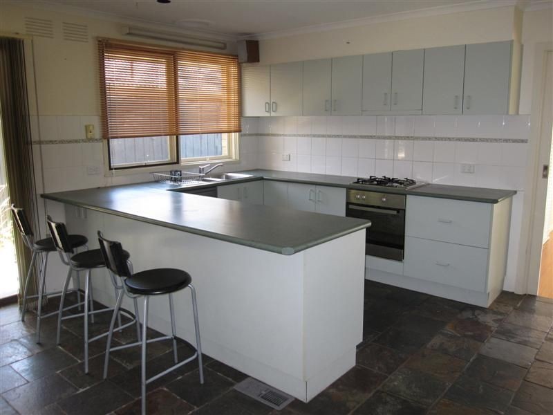 14 Chichester Square, Wantirna VIC 3152