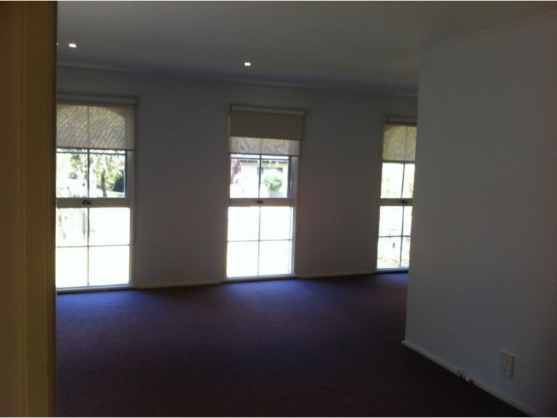 11 Oakern Street, Mount Waverley VIC 3149