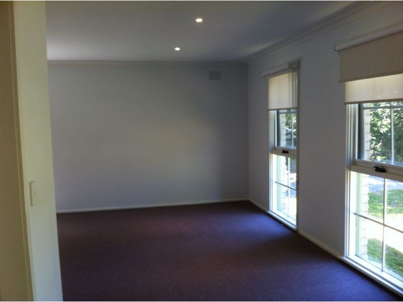 11 Oakern Street, Mount Waverley VIC 3149