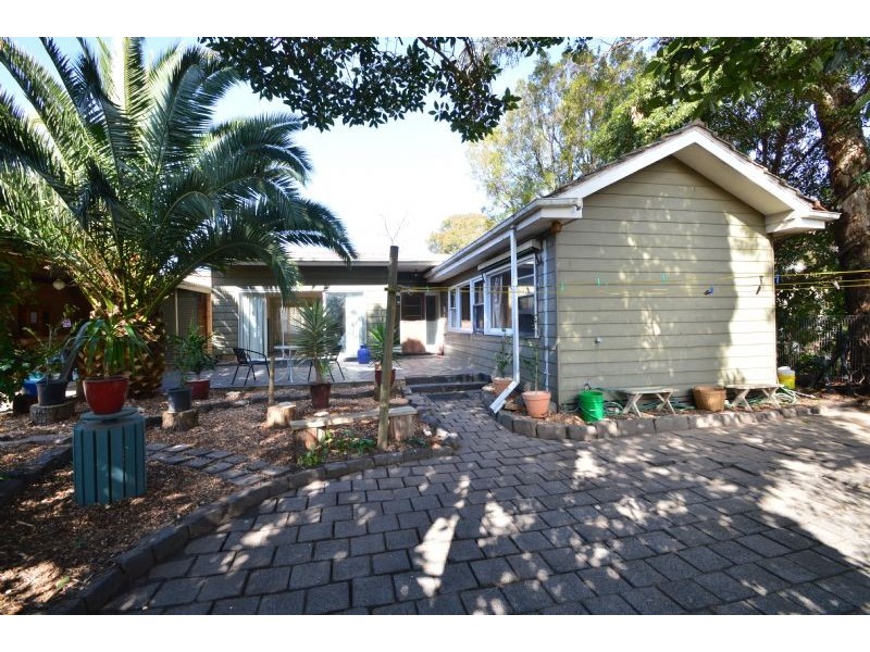 13 Princetown Road, Mount Waverley VIC 3149