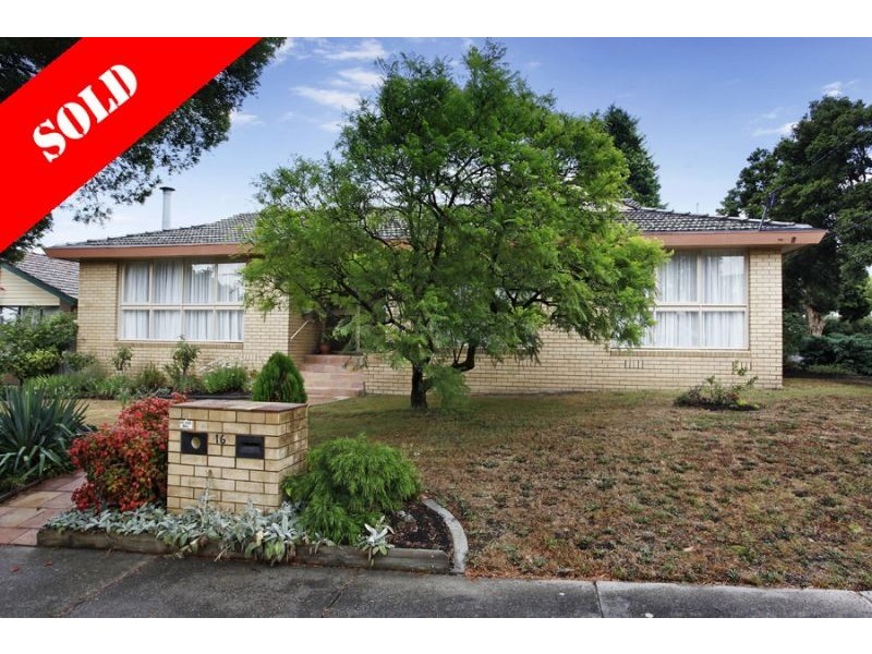 16 Snowden Drive, Glen Waverley VIC 3150