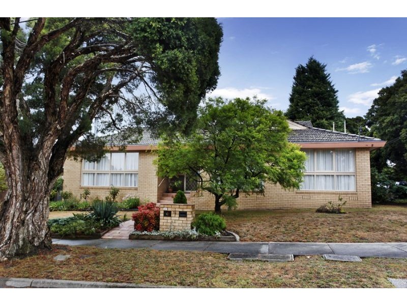 16 Snowden Drive, Glen Waverley VIC 3150