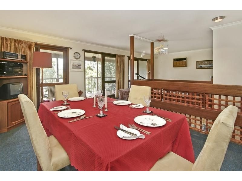 34 Knights Drive, Glen Waverley VIC 3150