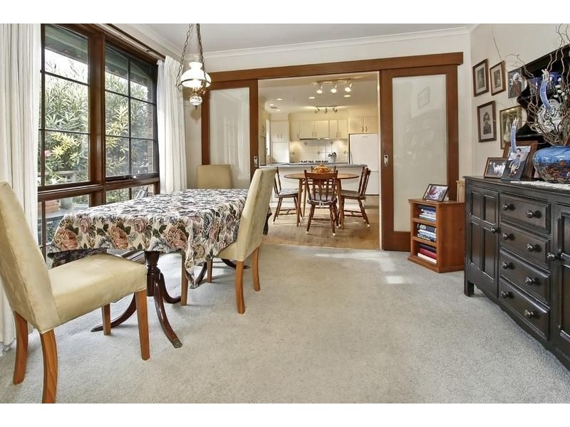 34 Knights Drive, Glen Waverley VIC 3150