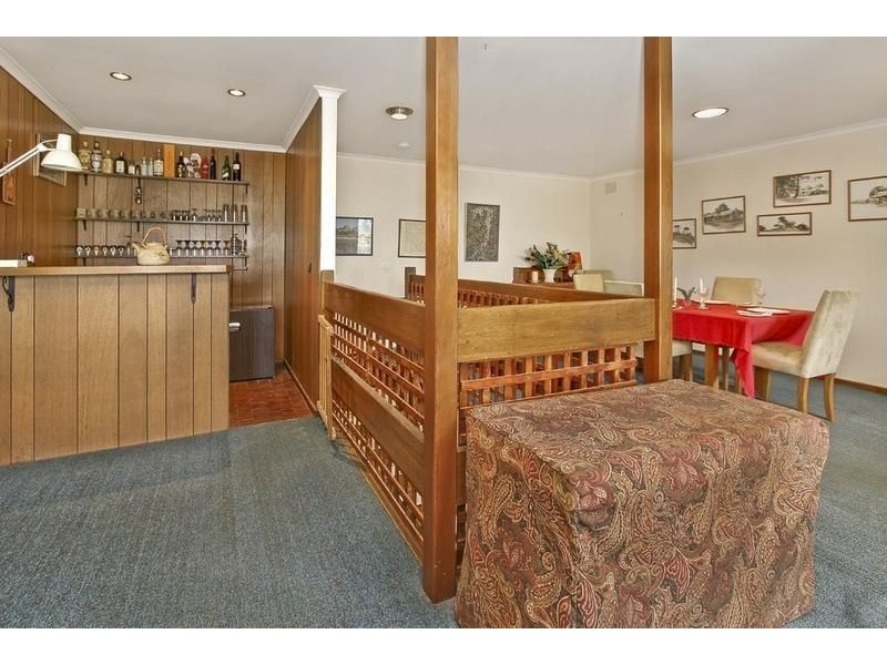 34 Knights Drive, Glen Waverley VIC 3150