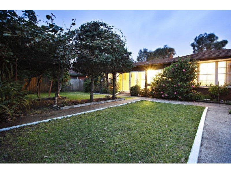 687 Ferntree Gully Road, Glen Waverley VIC 3150