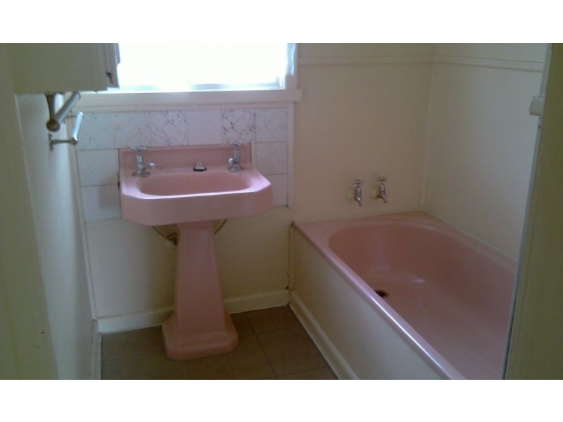 18 Roberts Street, Glen Waverley VIC 3150