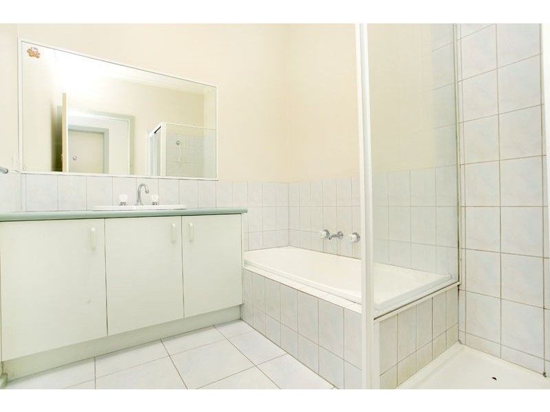 28 The Quadrangle, Glen Waverley VIC 3150