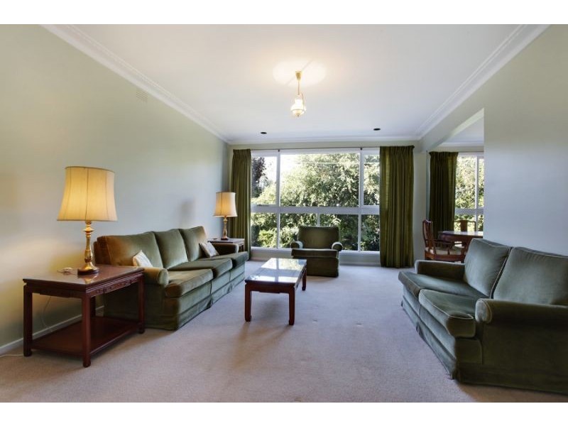 24 Snowden Drive, Glen Waverley VIC 3150