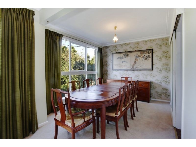 24 Snowden Drive, Glen Waverley VIC 3150