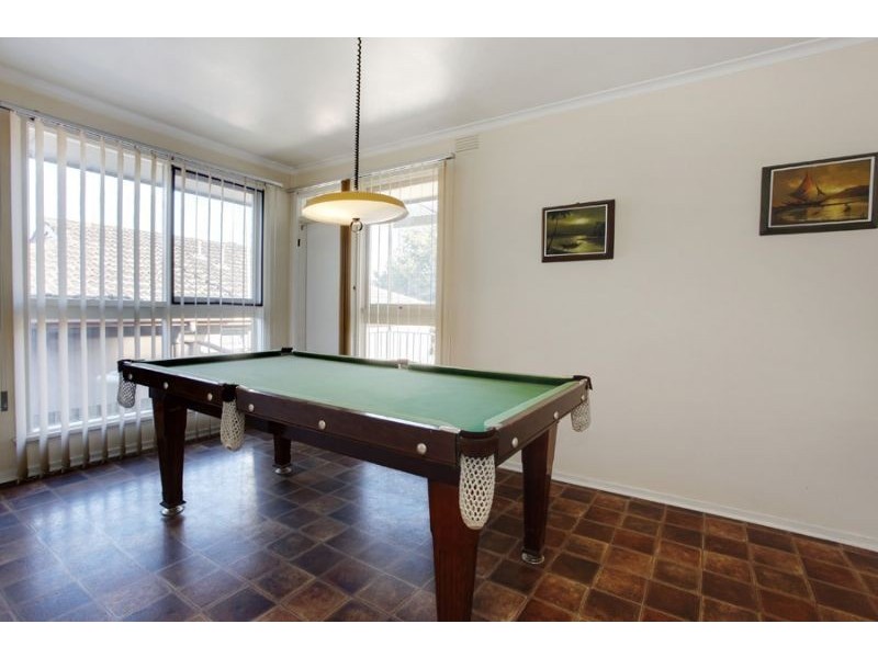 24 Snowden Drive, Glen Waverley VIC 3150