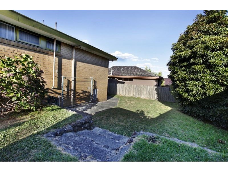 24 Snowden Drive, Glen Waverley VIC 3150
