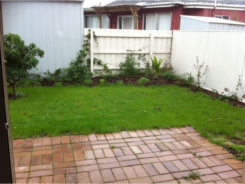 2/9 Johnson Drive, Glen Waverley VIC 3150