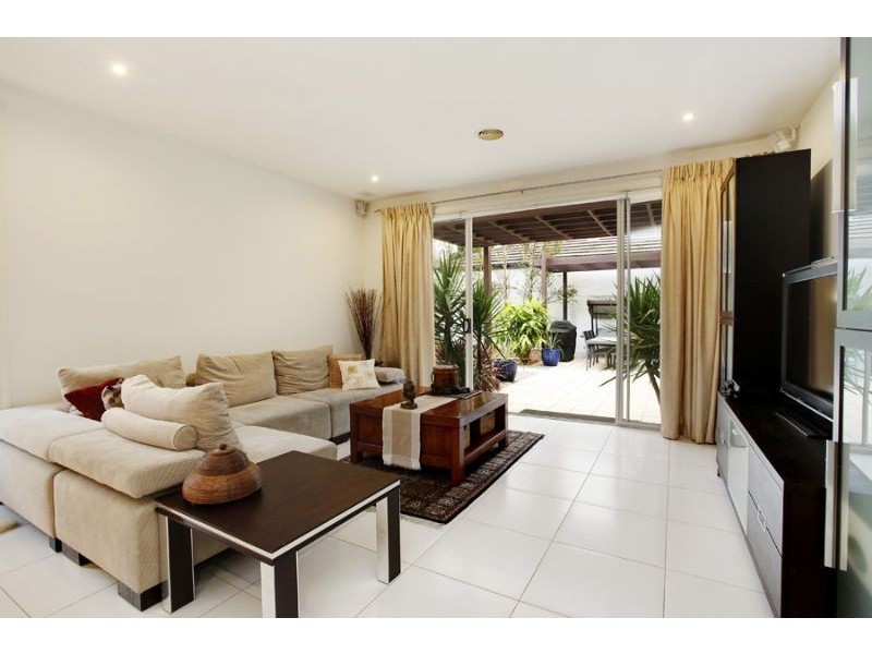 16 Waverley Park Drive, Mulgrave VIC 3170