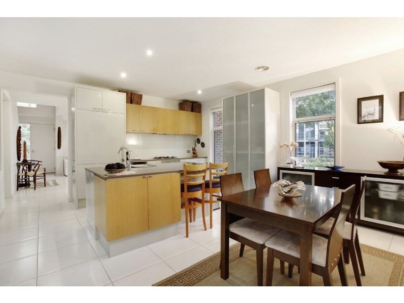 16 Waverley Park Drive, Mulgrave VIC 3170