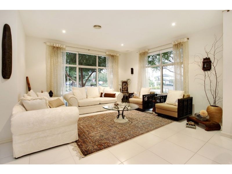 16 Waverley Park Drive, Mulgrave VIC 3170