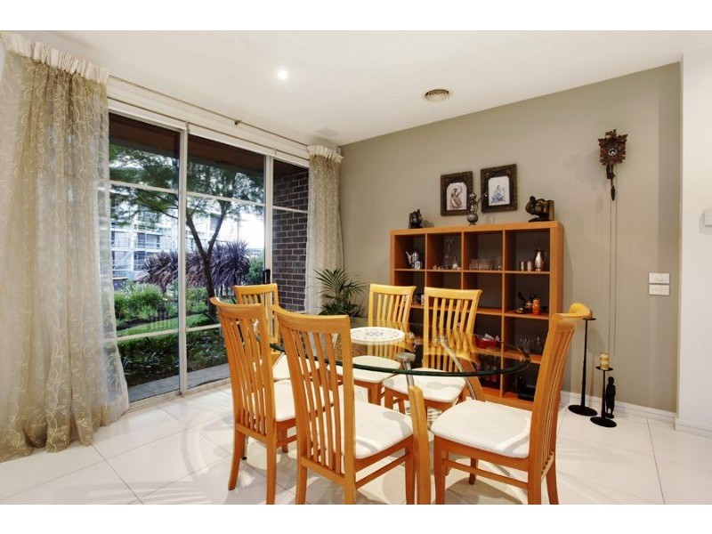 16 Waverley Park Drive, Mulgrave VIC 3170