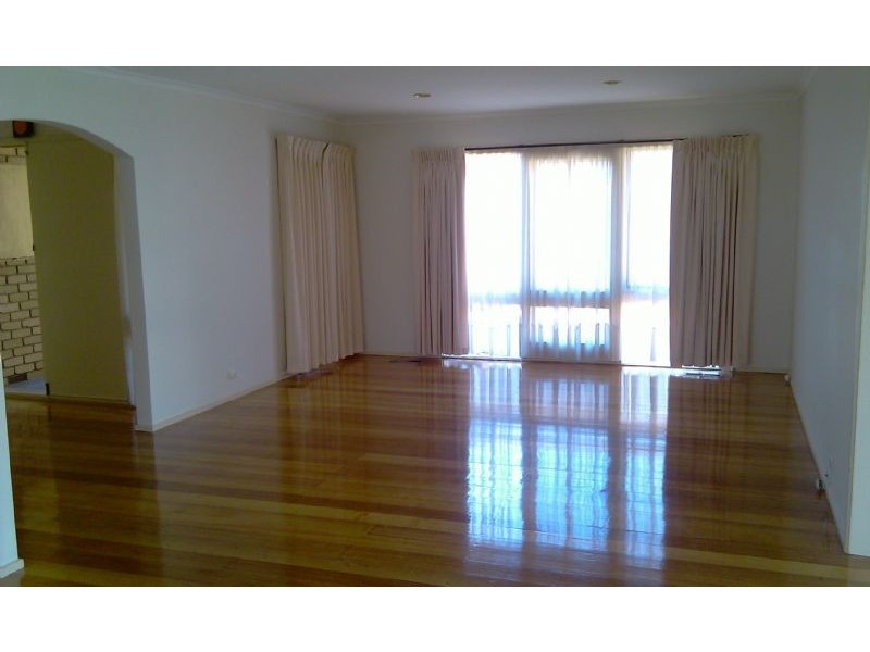 22 Calderwood Drive, Wheelers Hill VIC 3150