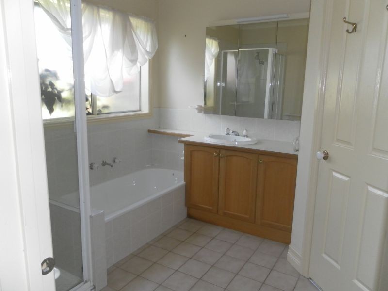 2/10 Myers Avenue, Glen Waverley VIC 3150