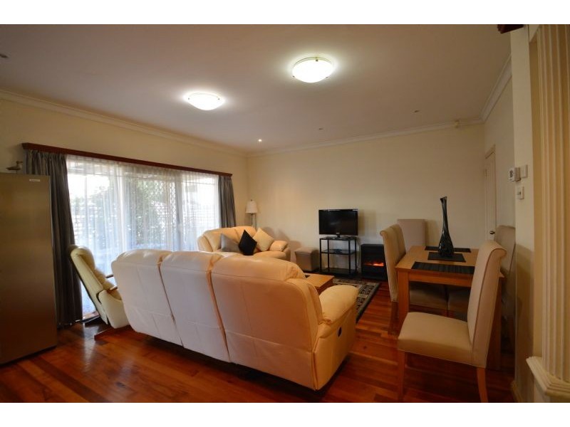 1/24 Roberts Street, Glen Waverley VIC 3150
