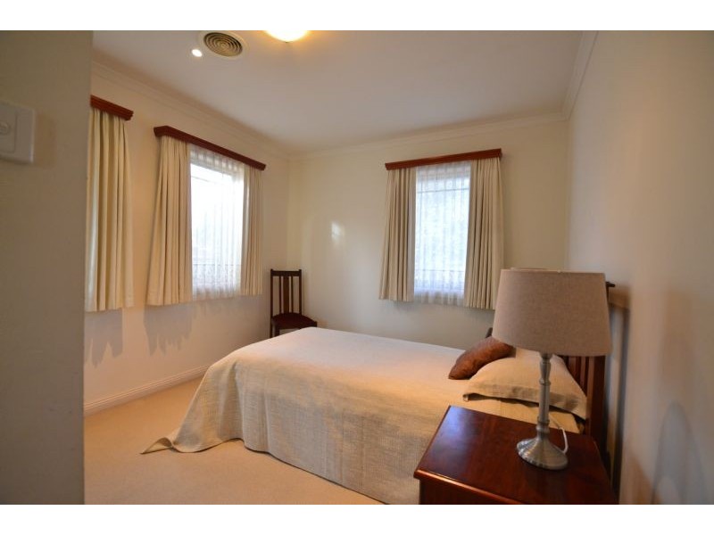 1/24 Roberts Street, Glen Waverley VIC 3150