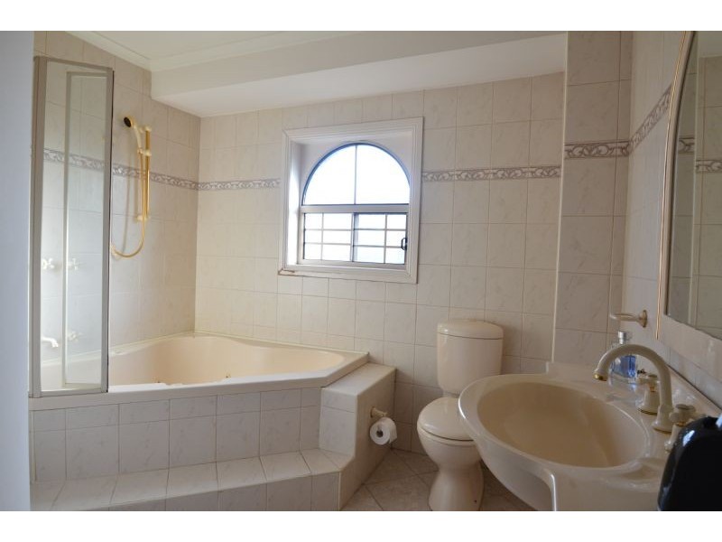 1/24 Roberts Street, Glen Waverley VIC 3150