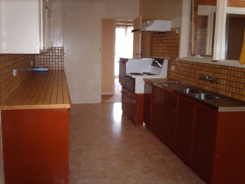 18 Amber Grove, Mount Waverley VIC 3149