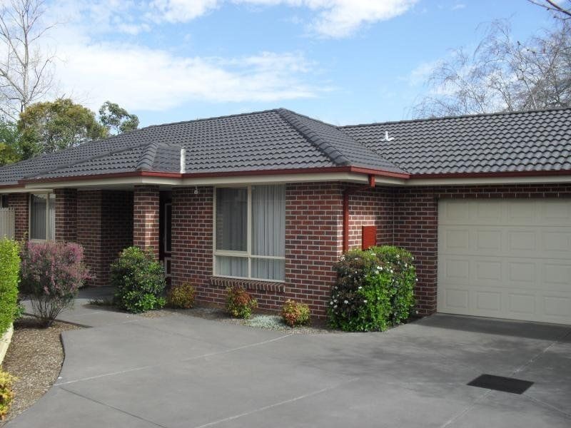 2/2 Maple Street, Bayswater VIC 3153