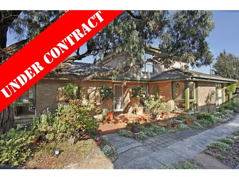 17 Camelot Drive, Glen Waverley VIC 3150