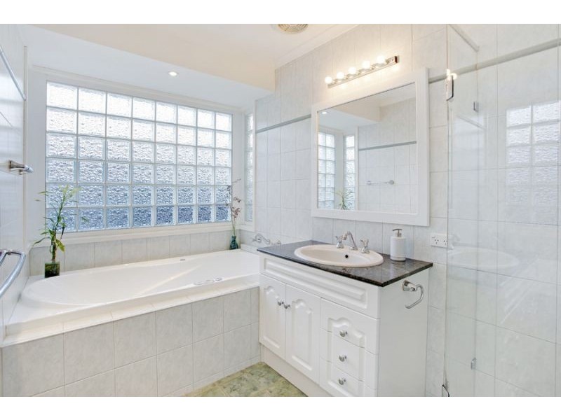 17 Camelot Drive, Glen Waverley VIC 3150