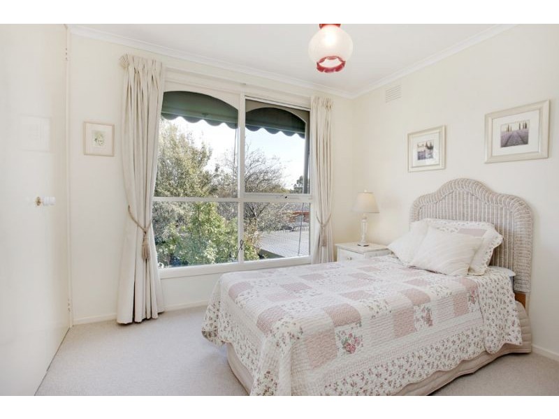 17 Camelot Drive, Glen Waverley VIC 3150