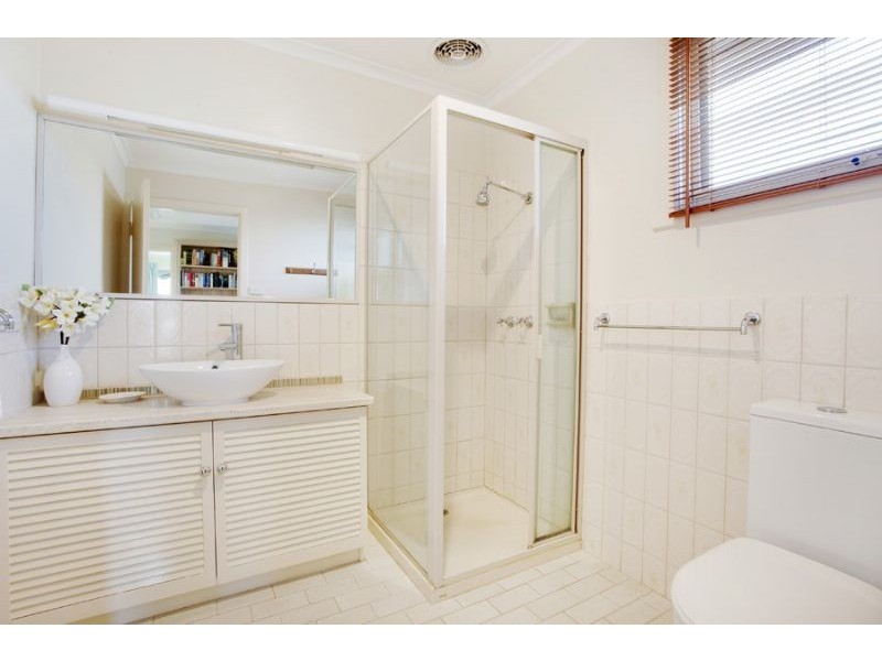 17 Camelot Drive, Glen Waverley VIC 3150