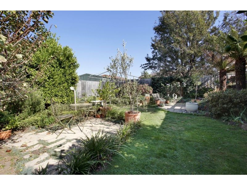 17 Camelot Drive, Glen Waverley VIC 3150