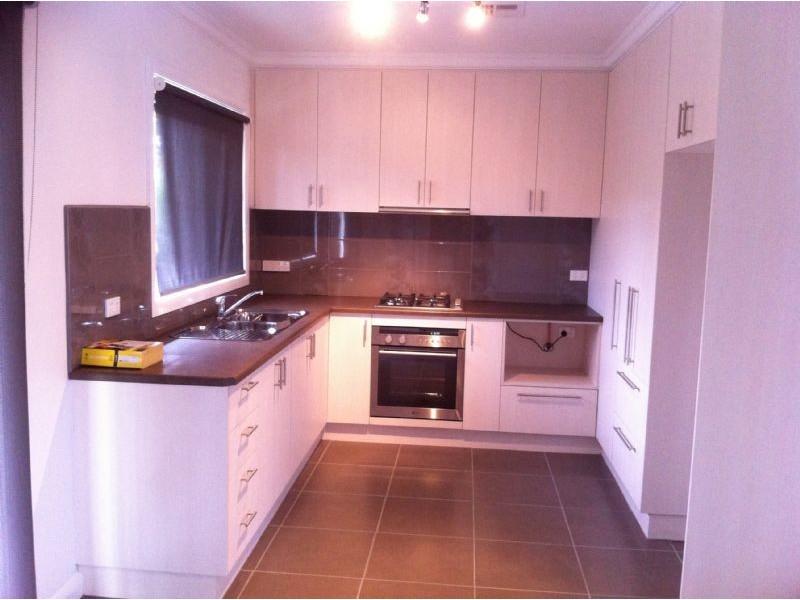 2/9 Johnson Drive, Glen Waverley VIC 3150